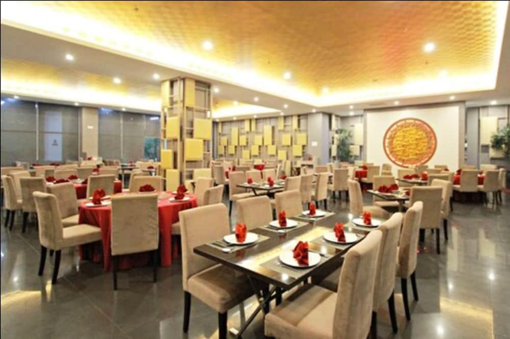 Platinum Hotel & Convention Hall Balikpapan Exteriér fotografie