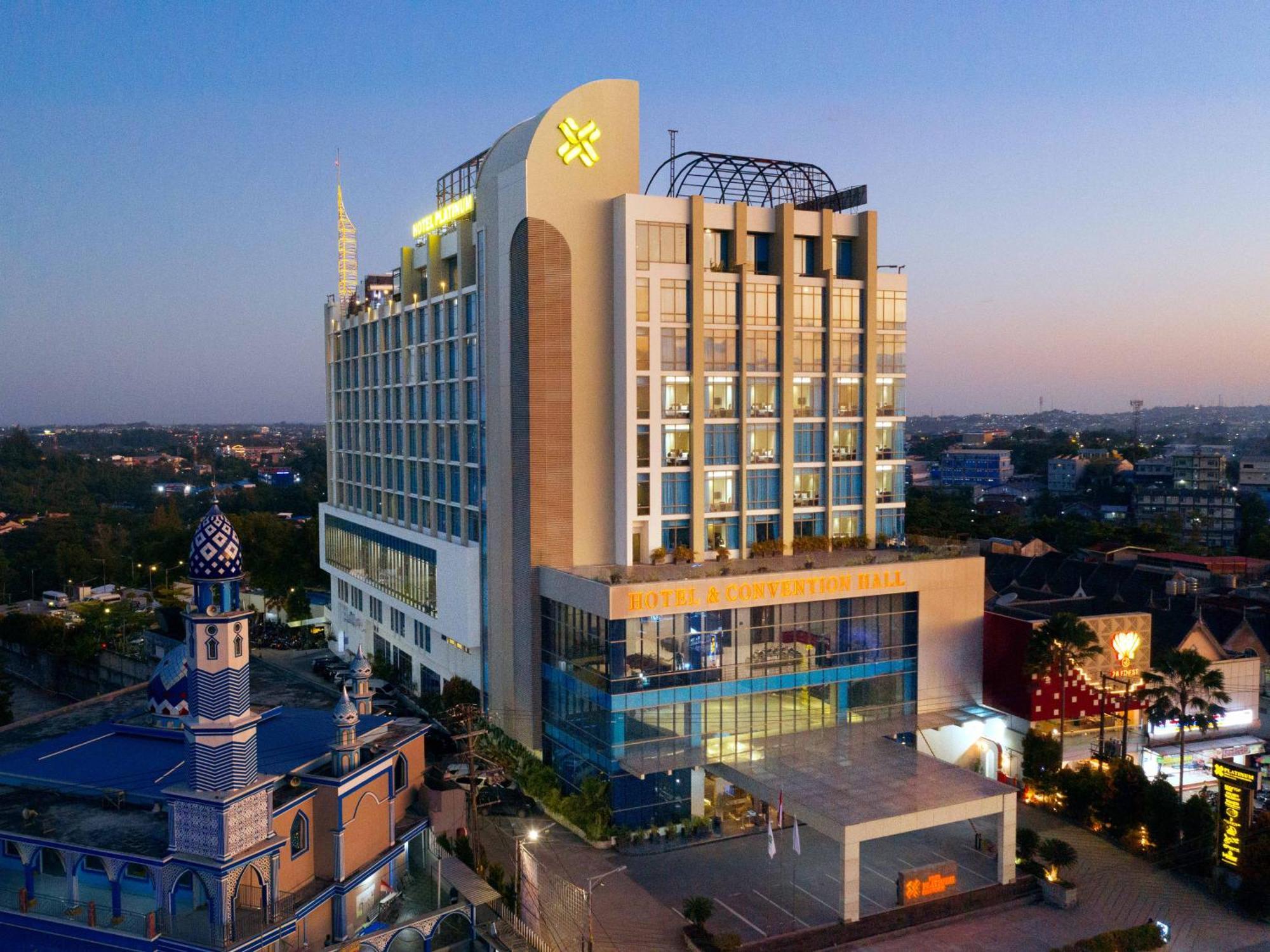 Platinum Hotel & Convention Hall Balikpapan Exteriér fotografie