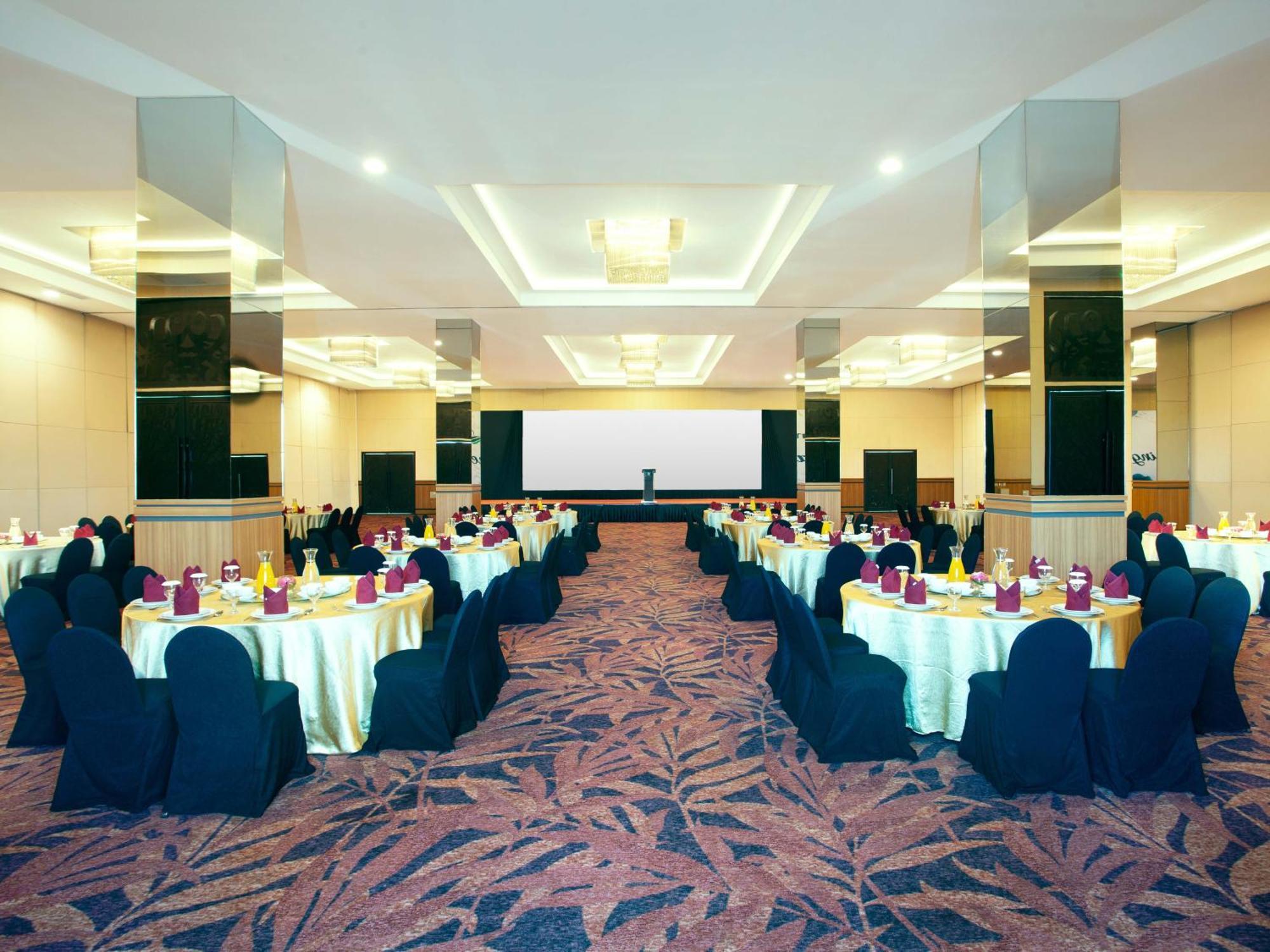 Platinum Hotel & Convention Hall Balikpapan Exteriér fotografie