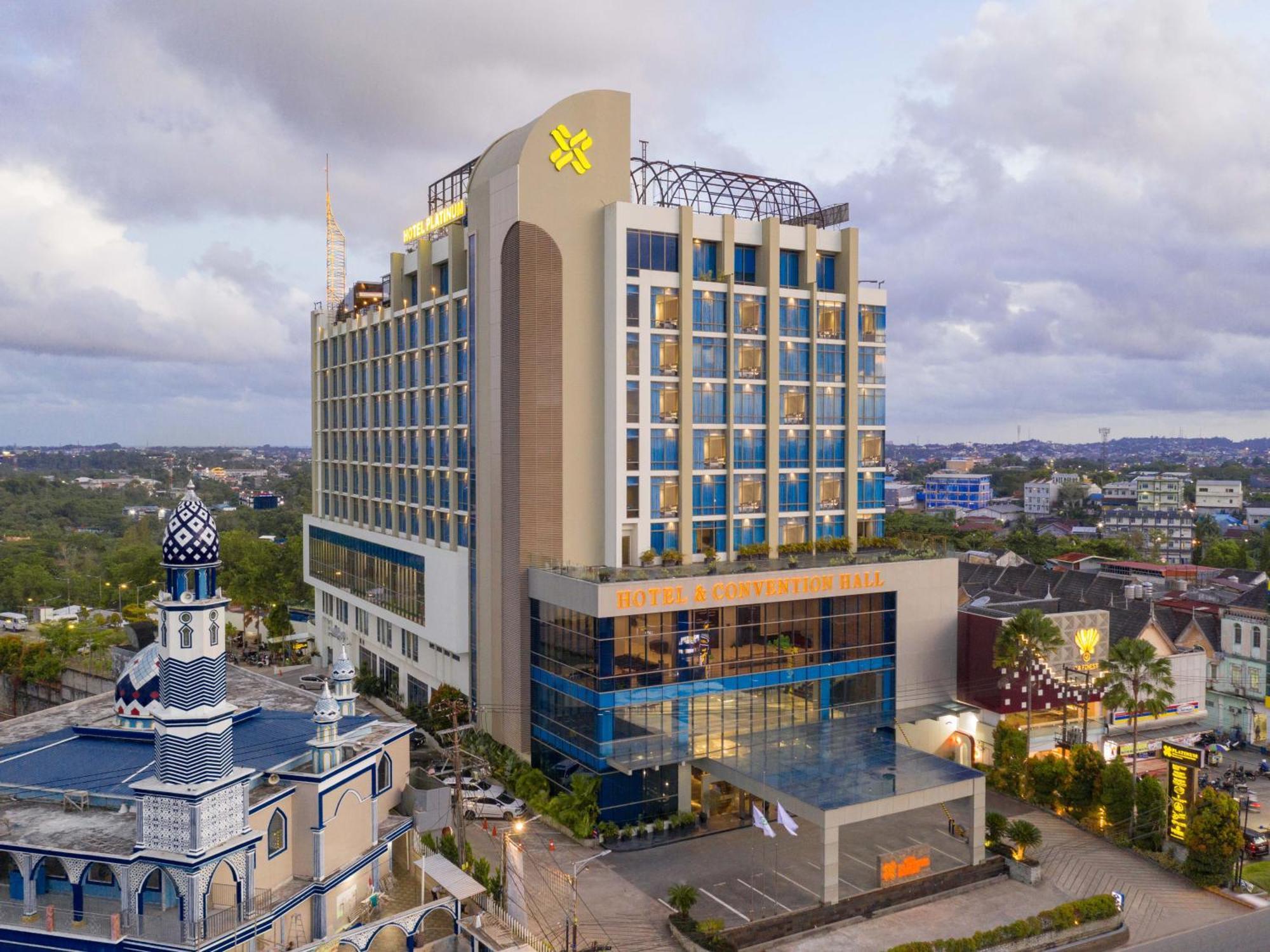 Platinum Hotel & Convention Hall Balikpapan Exteriér fotografie
