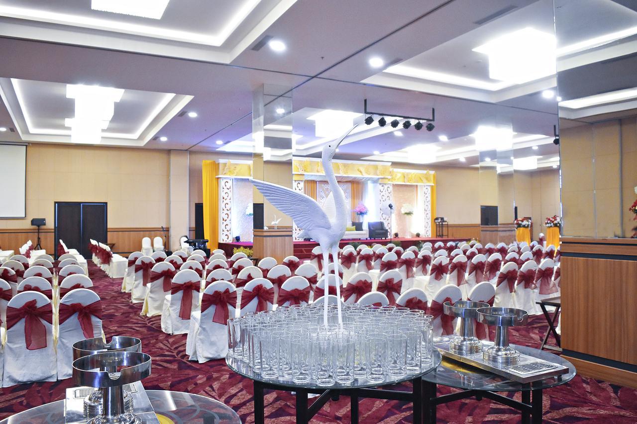 Platinum Hotel & Convention Hall Balikpapan Exteriér fotografie